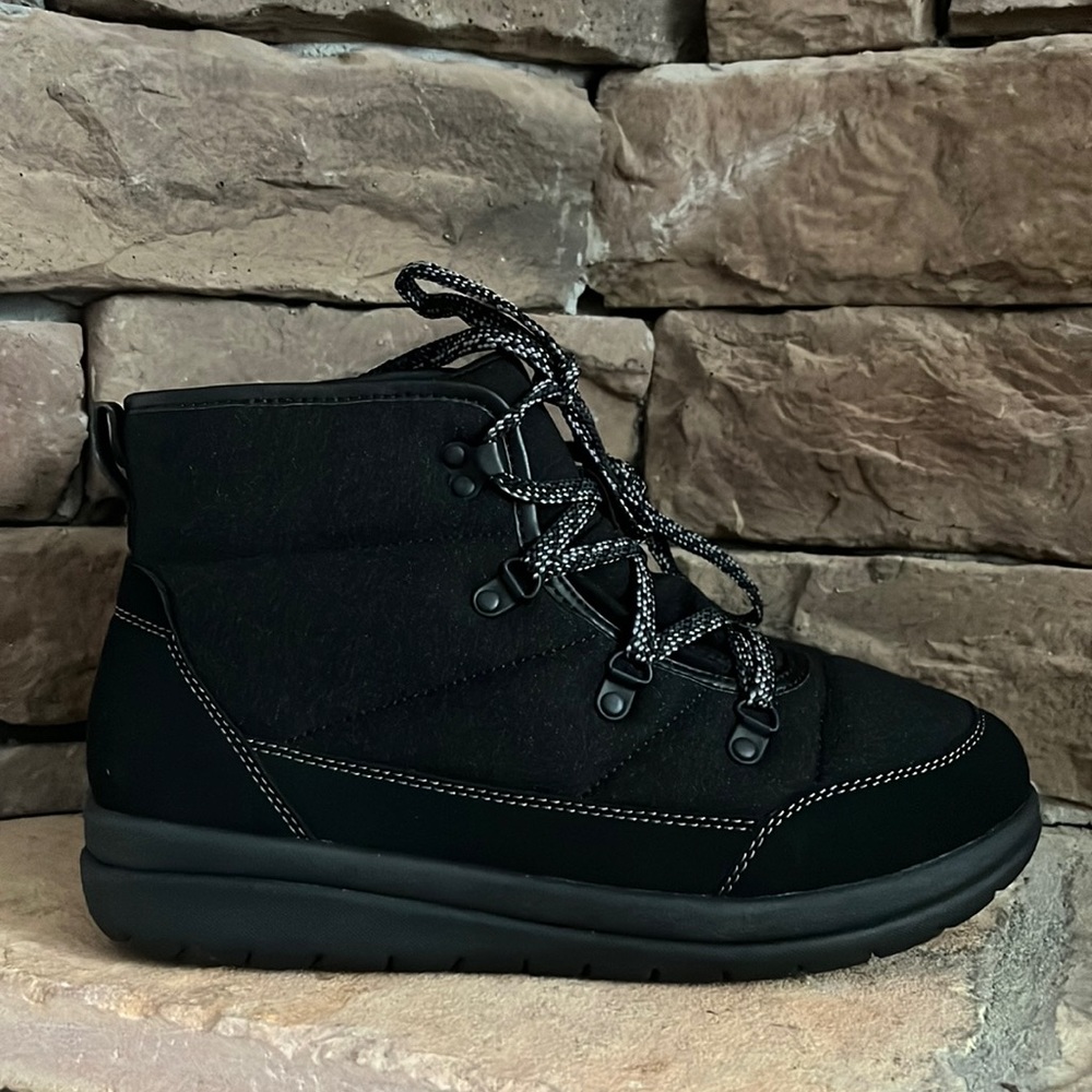 NWOB Cloudsteppers by Clarks Cabrini Cove Ankle Boots / Black / SZ 8W